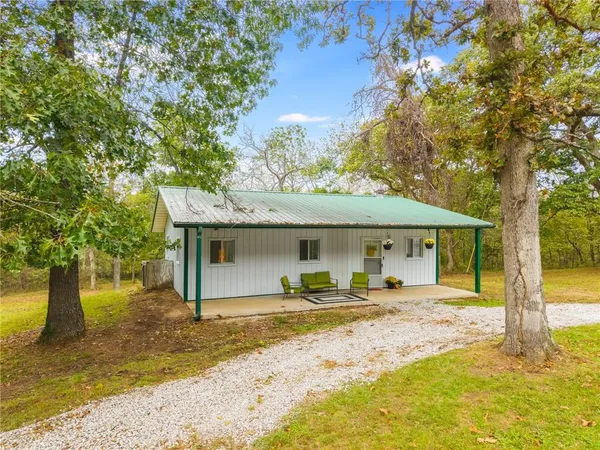 $440,000 | 471 Southeast 1131st Road, Clinton, MO 64735