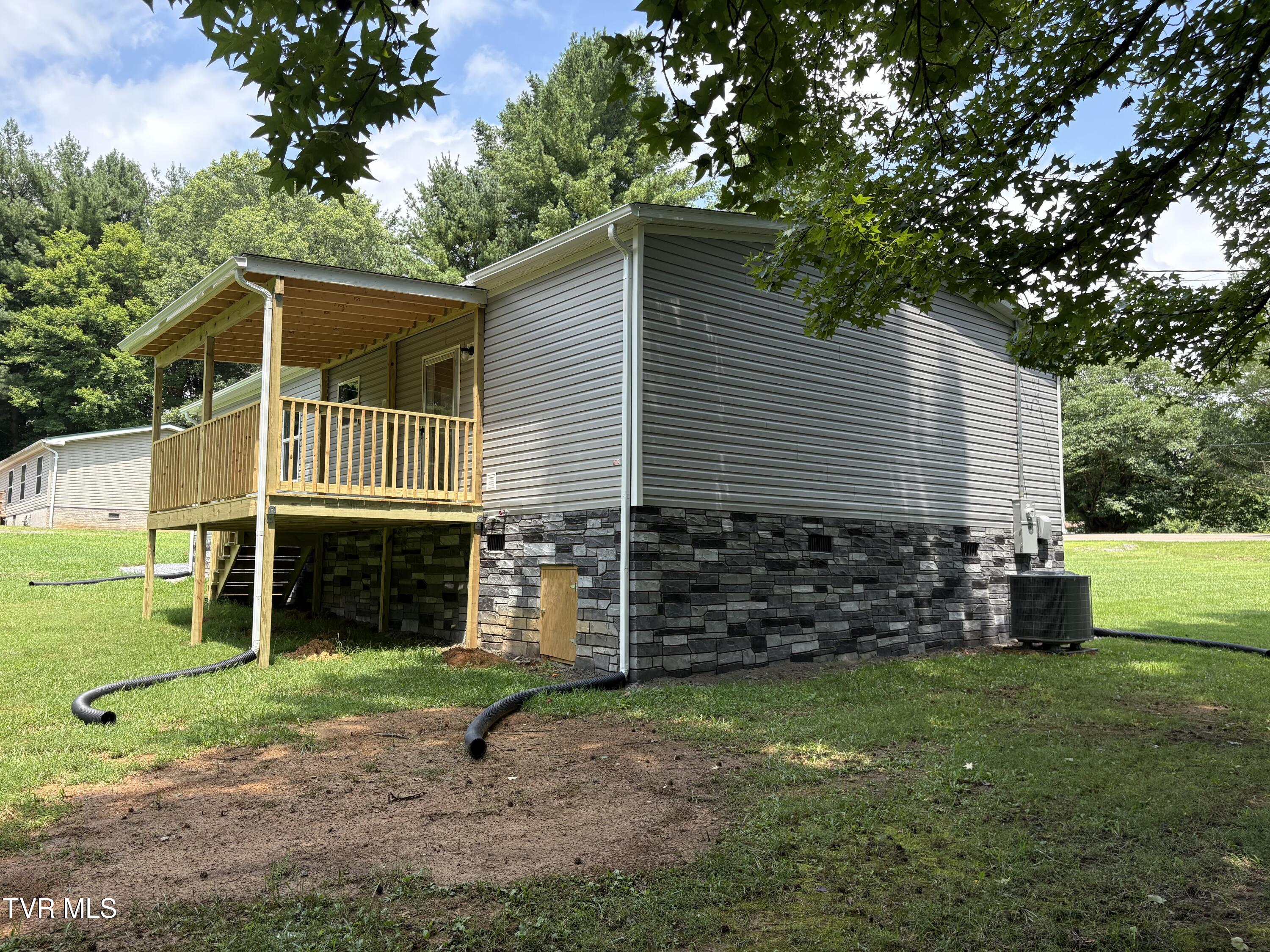 2865 Devault Bridge Road Piney Flats, TN 37686 - Photo 17 of 72 IMG_9831