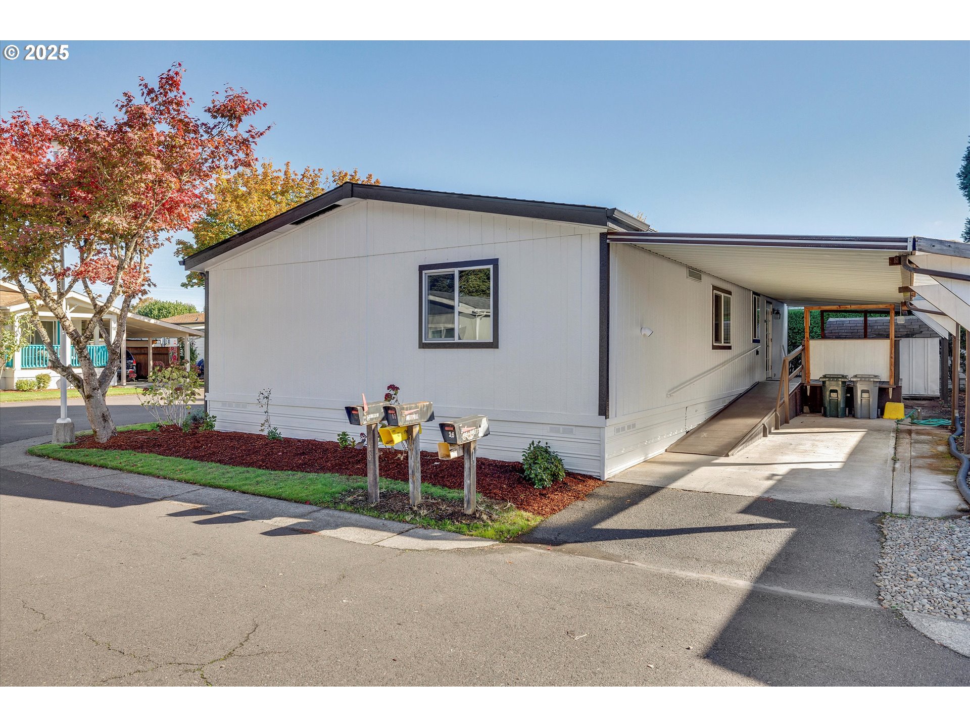 835 Southeast 1st Avenue, Unit 17 Canby, OR 97013 - Photo 23 of 33 a view of outdoor space and porch