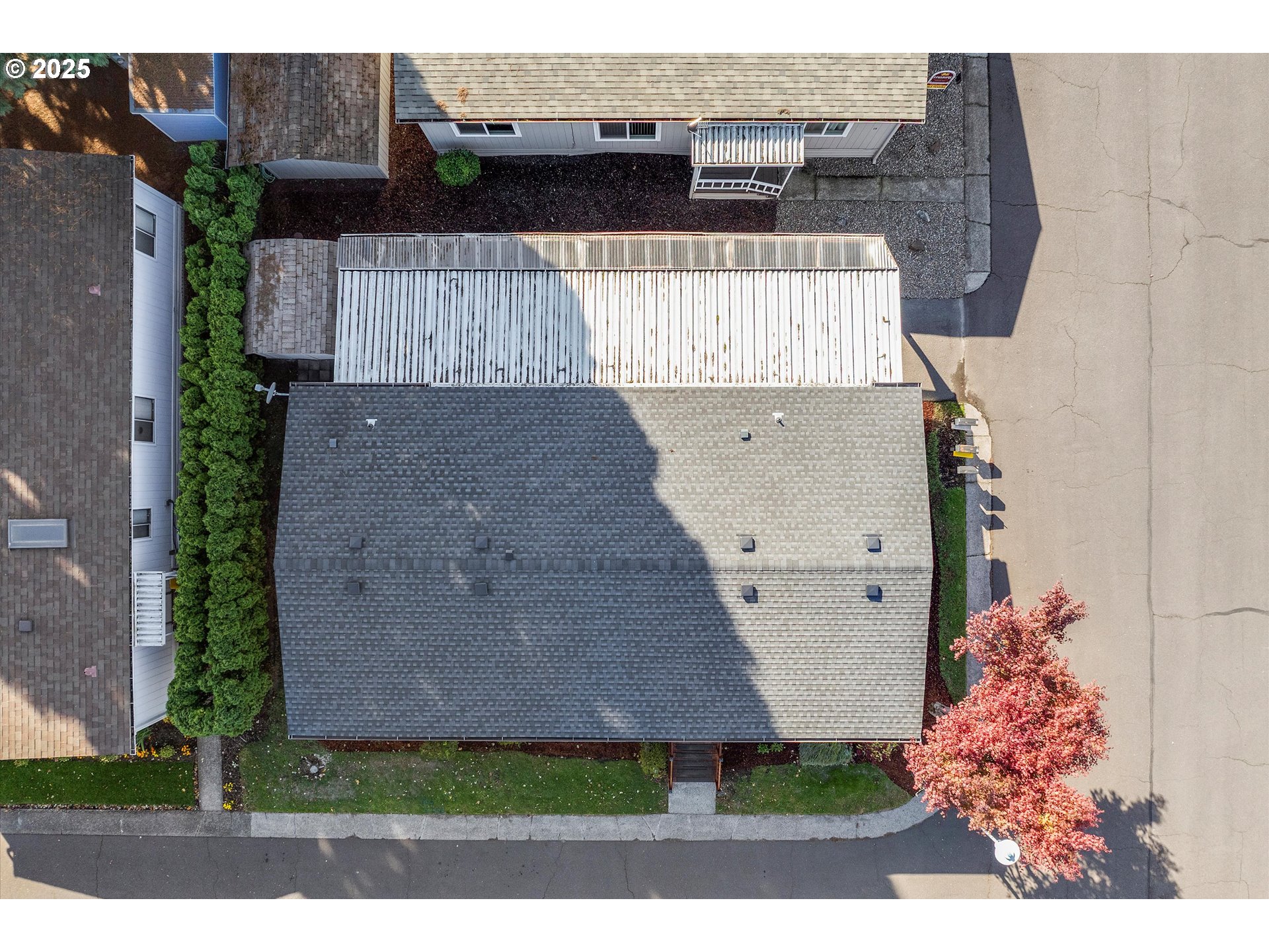 835 Southeast 1st Avenue, Unit 17 Canby, OR 97013 - Photo 30 of 33 an aerial view of a house with a yard