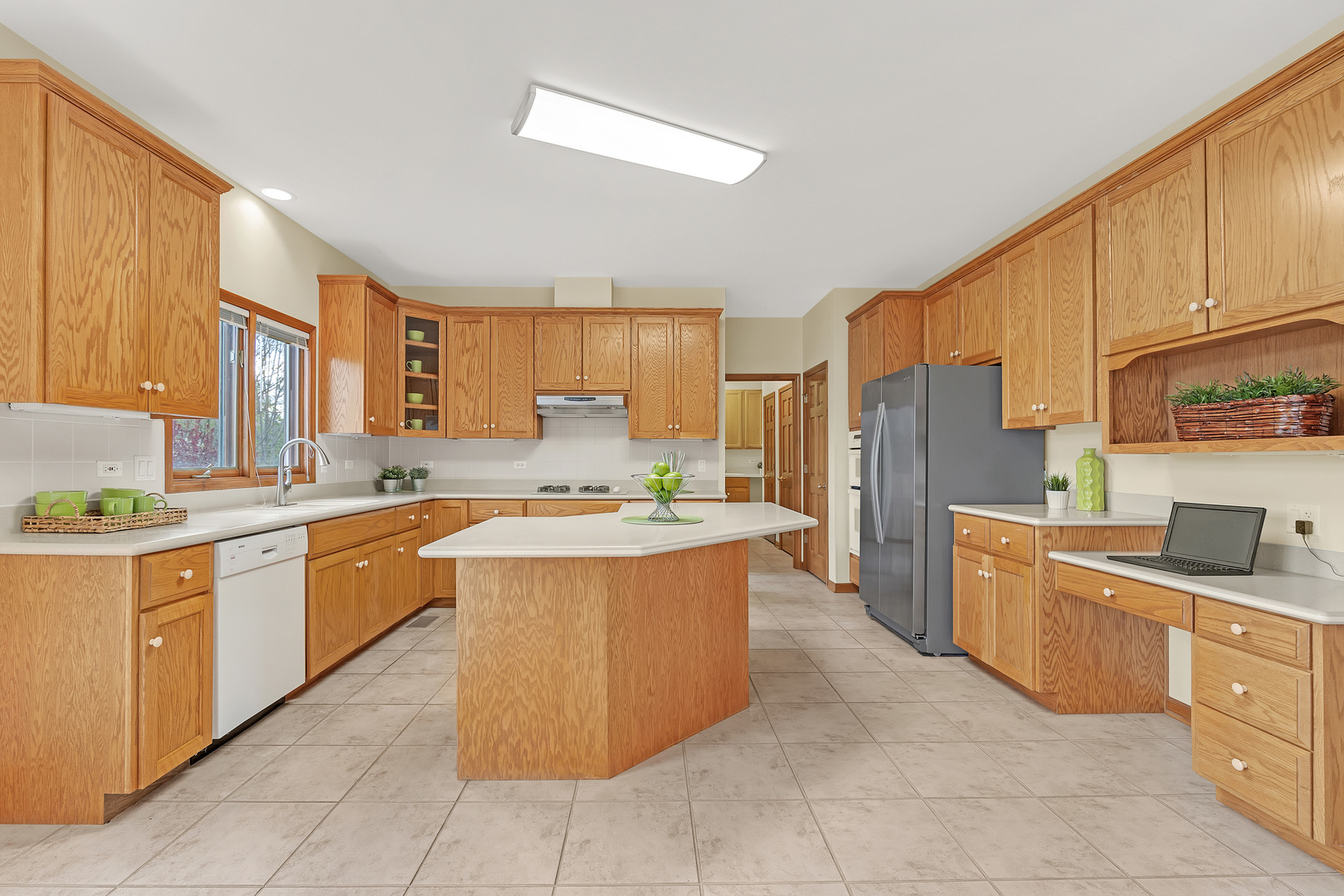 1340 Dunrobin Road Naperville, IL 60540 - Photo 10 of 46 Gallery Image 10