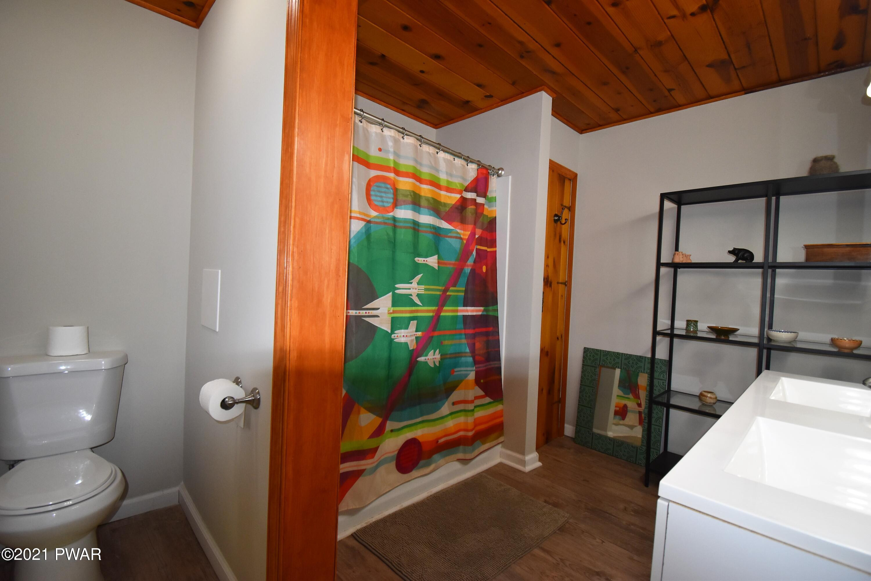 263 Foster Hill Road Milford, PA 18337 - Photo 15 of 26 Master bath