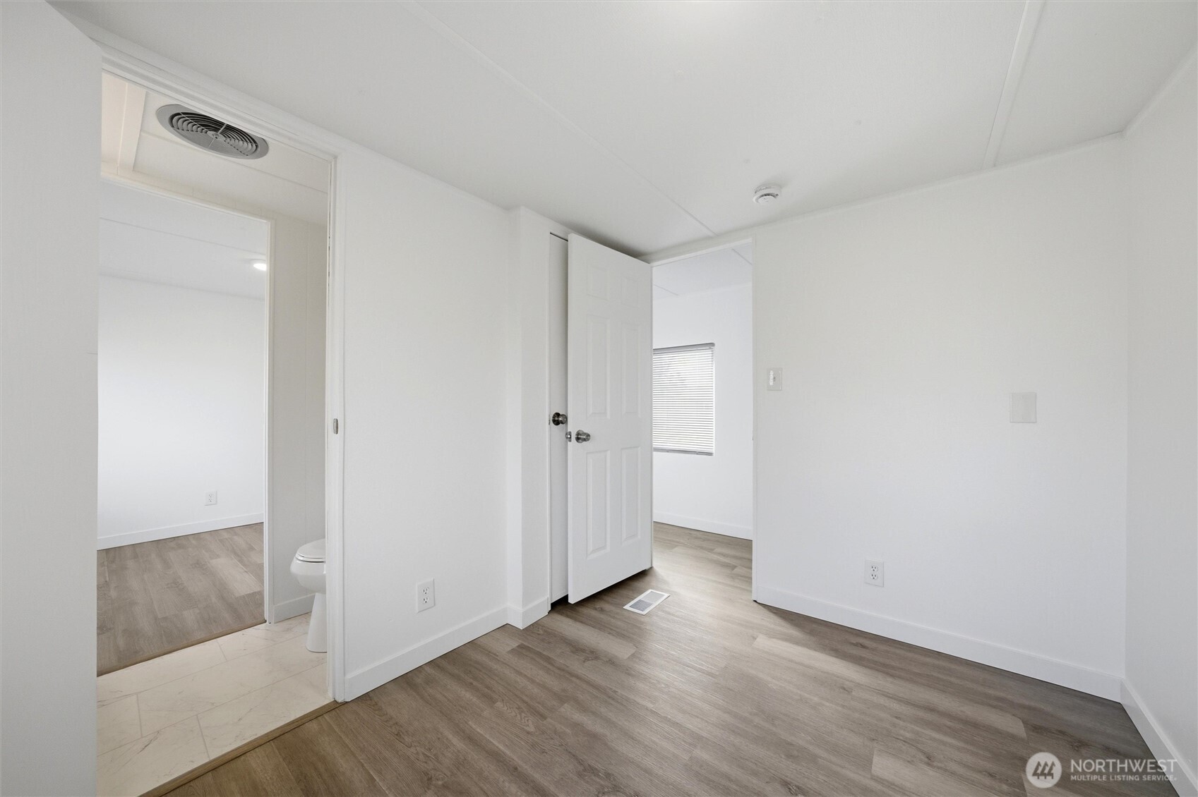 200 West 1st Street Prescott, WA 99348 - Photo 6 of 22 a view of an empty room