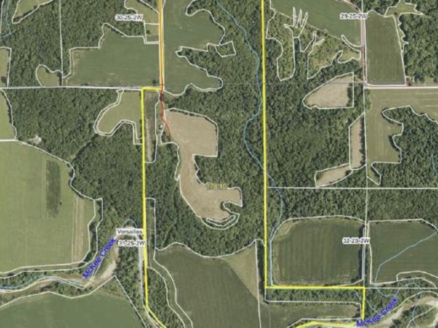 an aerial view of a bathroom