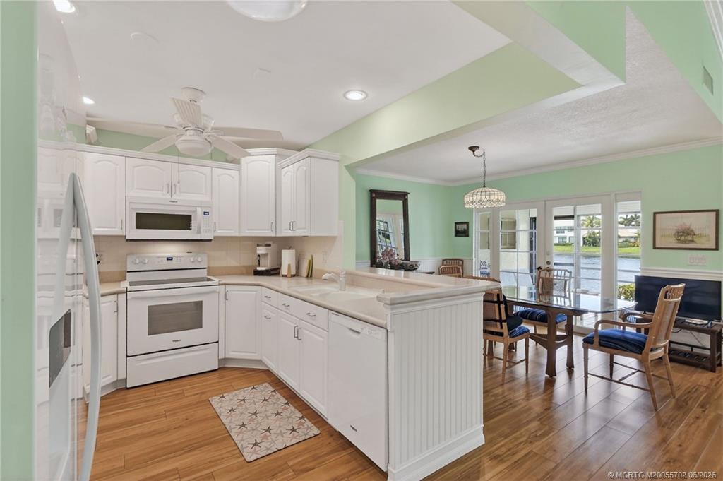 5636 Southeast Foxcross Place Stuart, FL 34997 - Photo 15 of 45