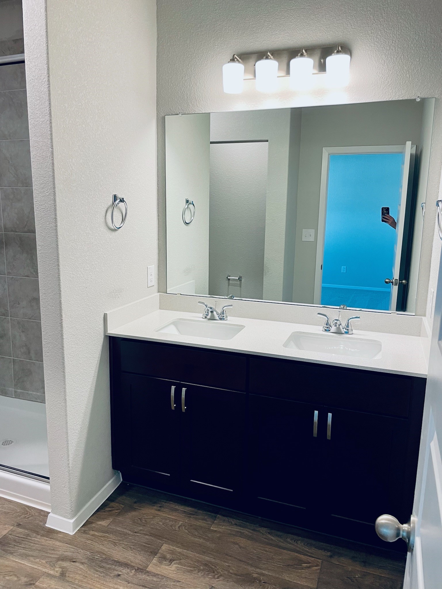 117 Huckleberry Lane Elgin, TX 78621 - Photo 14 of 34 Dual vanity in master bathroom.