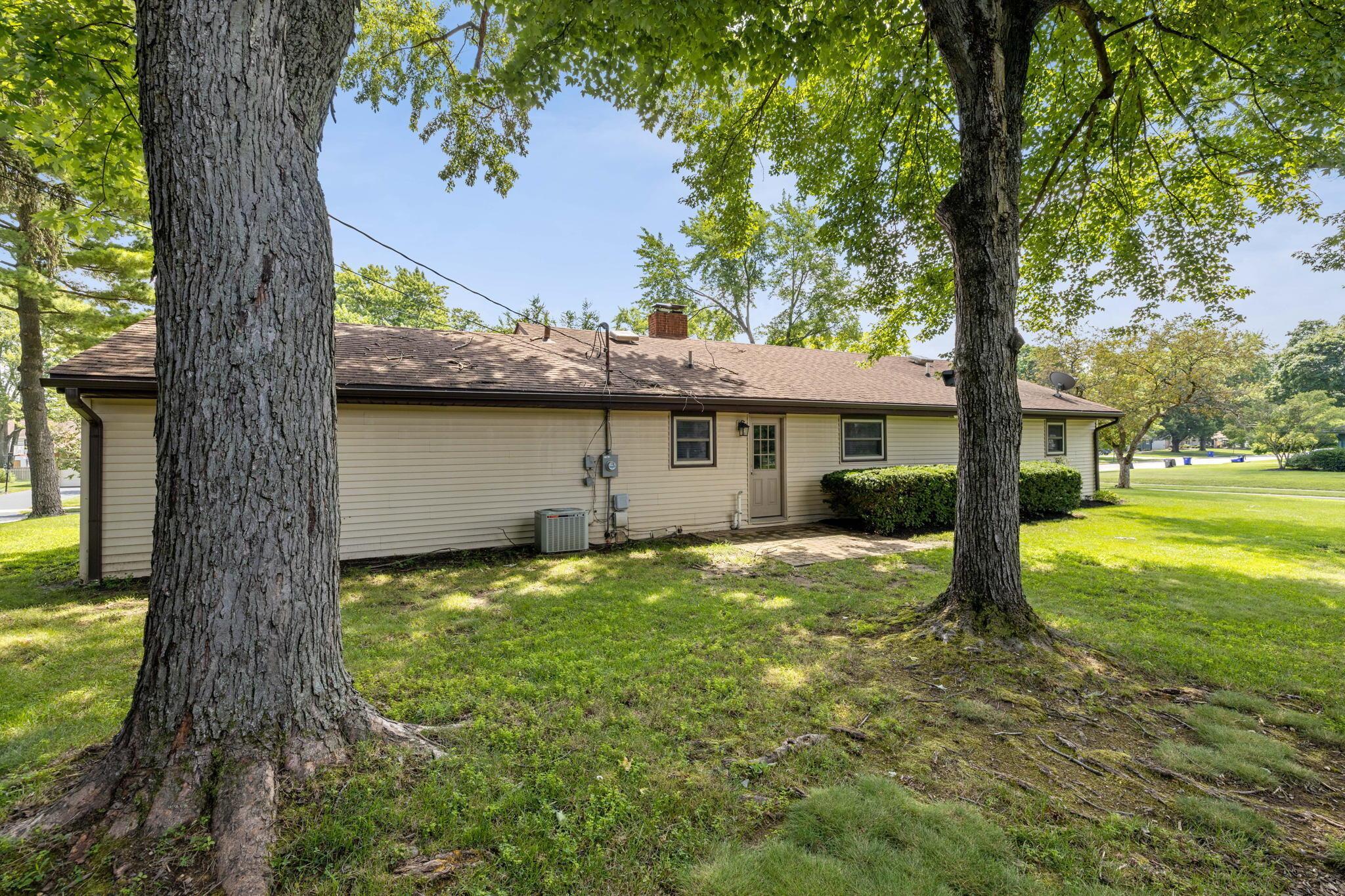 3951 Mountview Road Columbus, OH 43220 - Photo 34 of 35 Back of Home