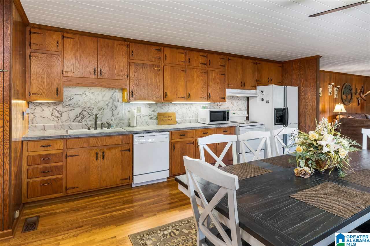 244 Lakeshore Lane Oneonta, AL 35121 - Photo 11 of 23