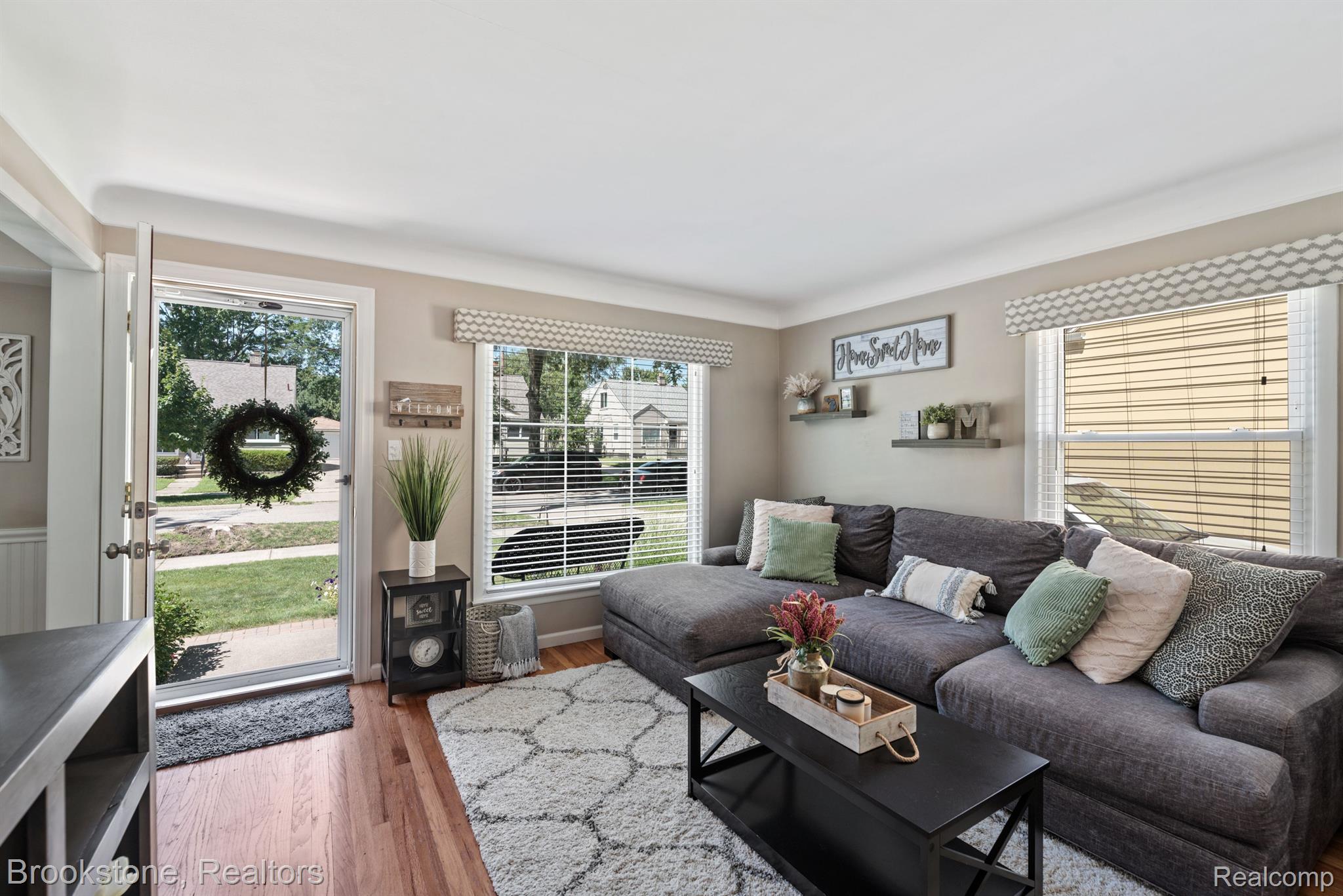 1474 Oakley Road Clawson, MI 48017 - Photo 3 of 29 Gallery Image 3