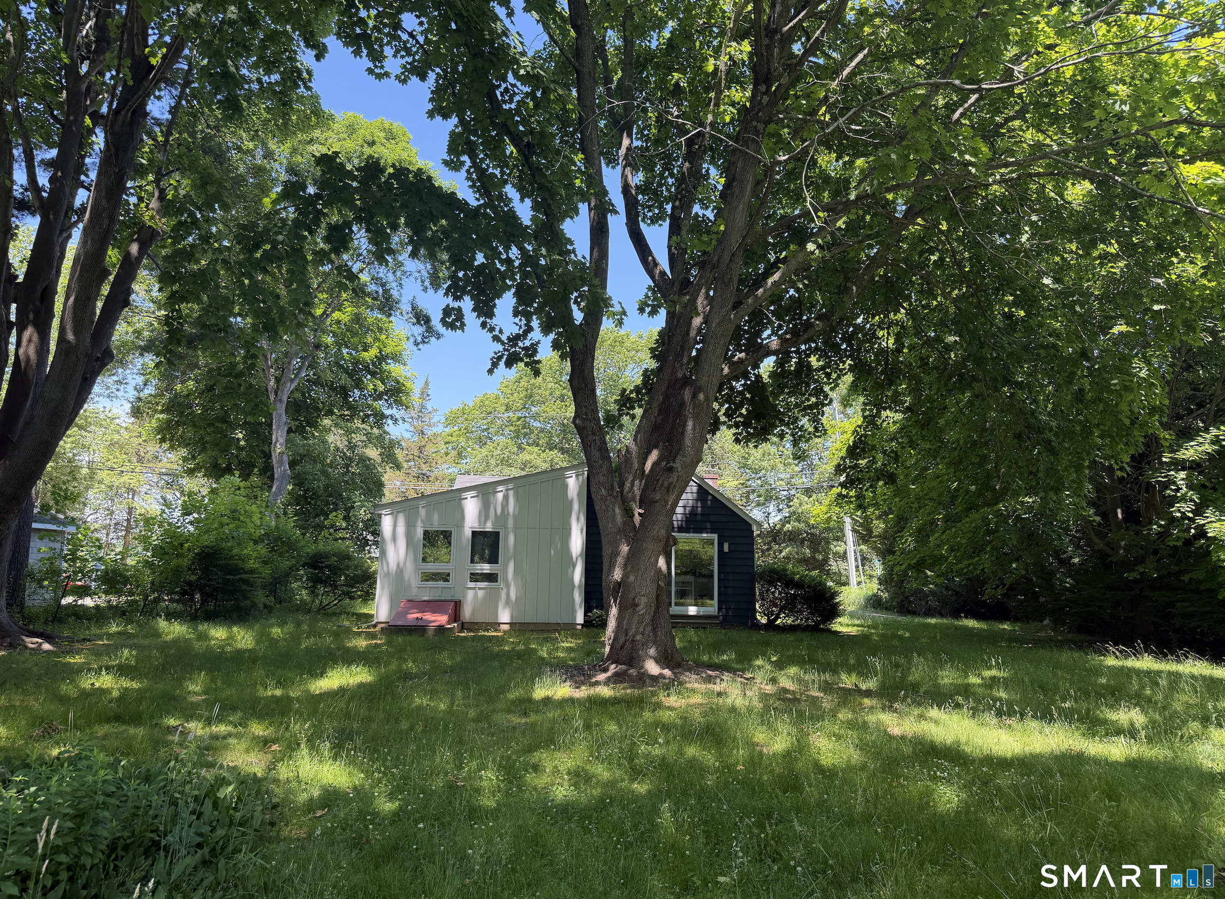 69 Garnet Park Road Madison, CT 06443 - Photo 3 of 4