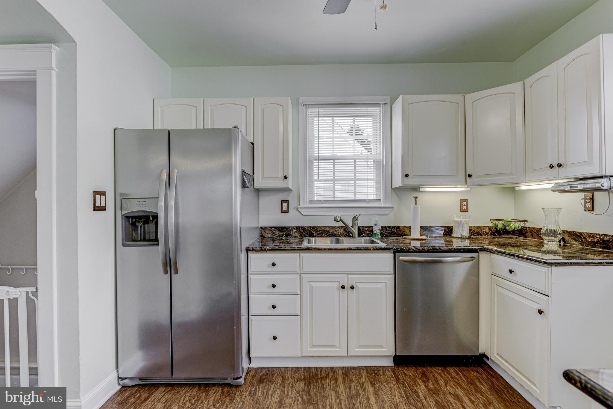 5566 Ashbourne Road Baltimore, MD 21227 - Photo 18 of 54 Kitchen