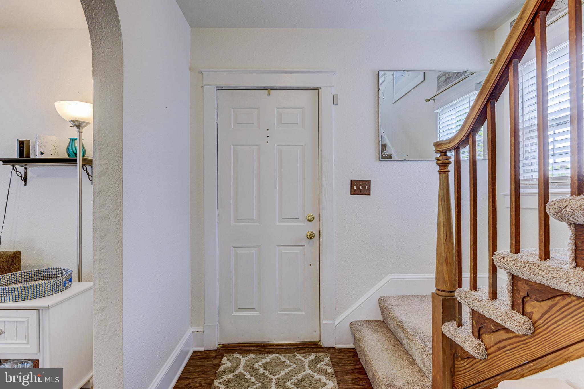 5566 Ashbourne Road Baltimore, MD 21227 - Photo 6 of 54 Foyer