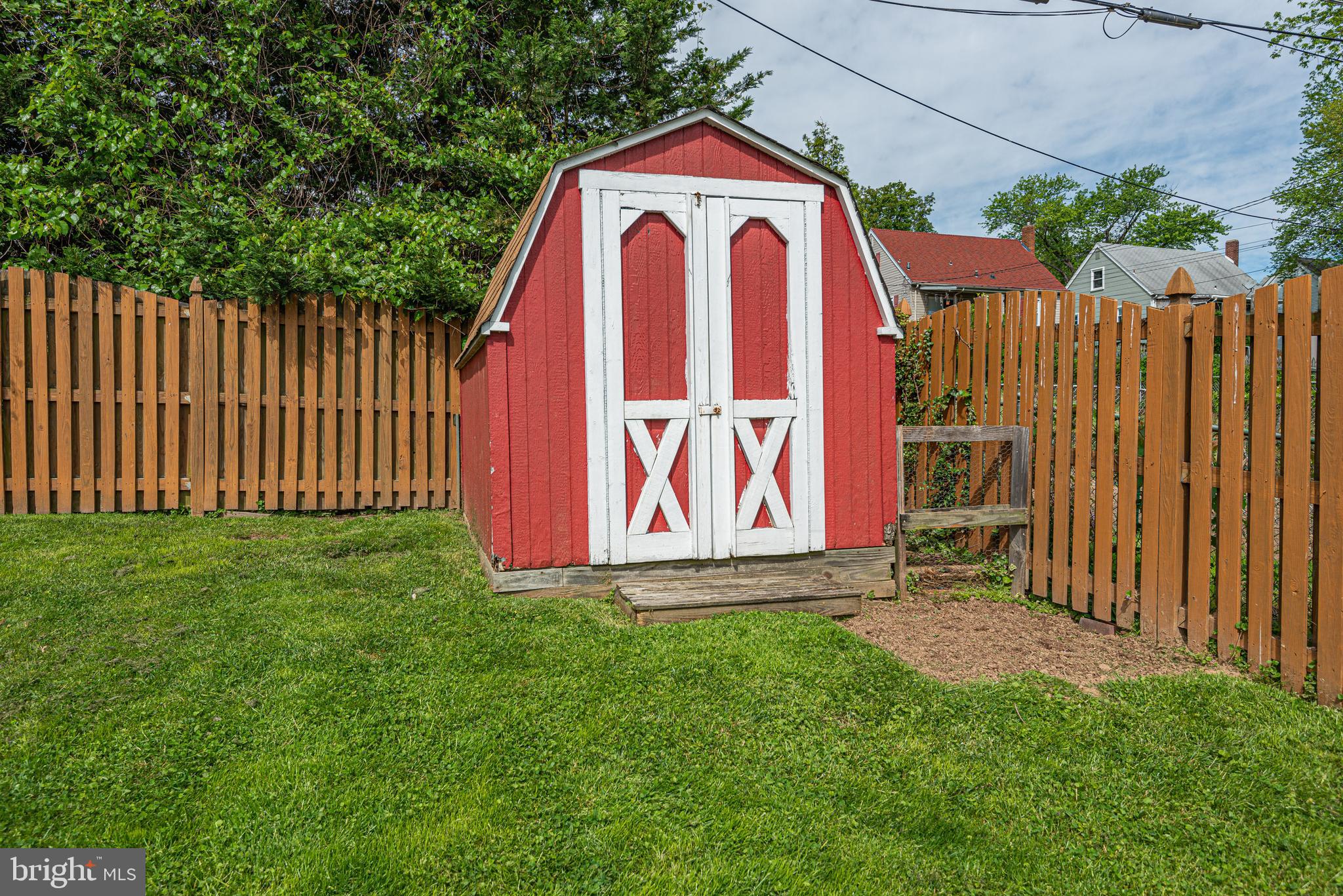 5566 Ashbourne Road Baltimore, MD 21227 - Photo 51 of 54 Back Yard Shed