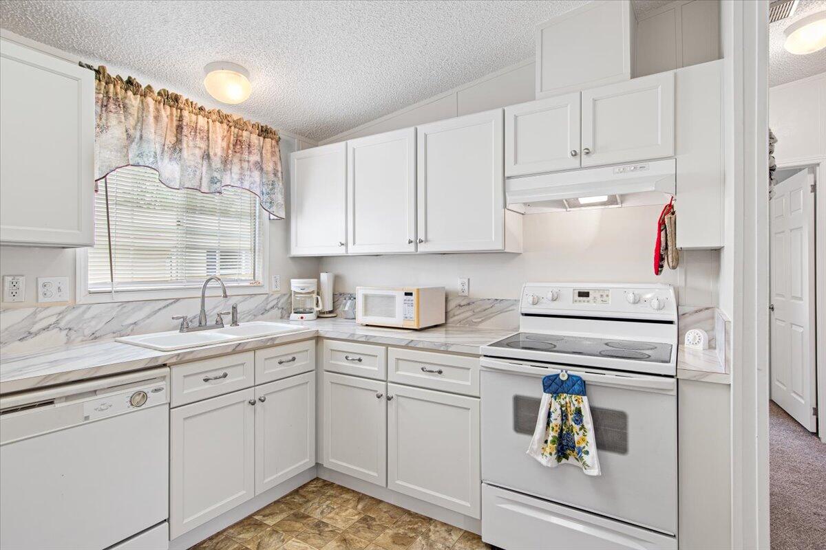 205 Sandy Bottom Place, Unit A 10 Fort Pierce, FL 34982 - Photo 23 of 26 23-Snap Solutions - IMG_0890