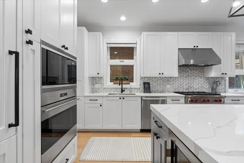 $1,040,000 | 1513 West Walton Street, Unit 1, Chicago, IL 60642