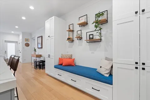 $1,040,000 | 1513 West Walton Street, Unit 1, Chicago, IL 60642