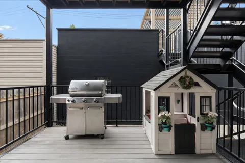 $1,040,000 | 1513 West Walton Street, Unit 1, Chicago, IL 60642