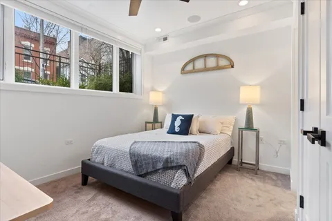 $1,040,000 | 1513 West Walton Street, Unit 1, Chicago, IL 60642