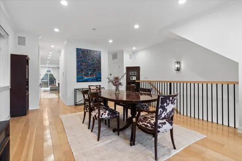 $1,040,000 | 1513 West Walton Street, Unit 1, Chicago, IL 60642