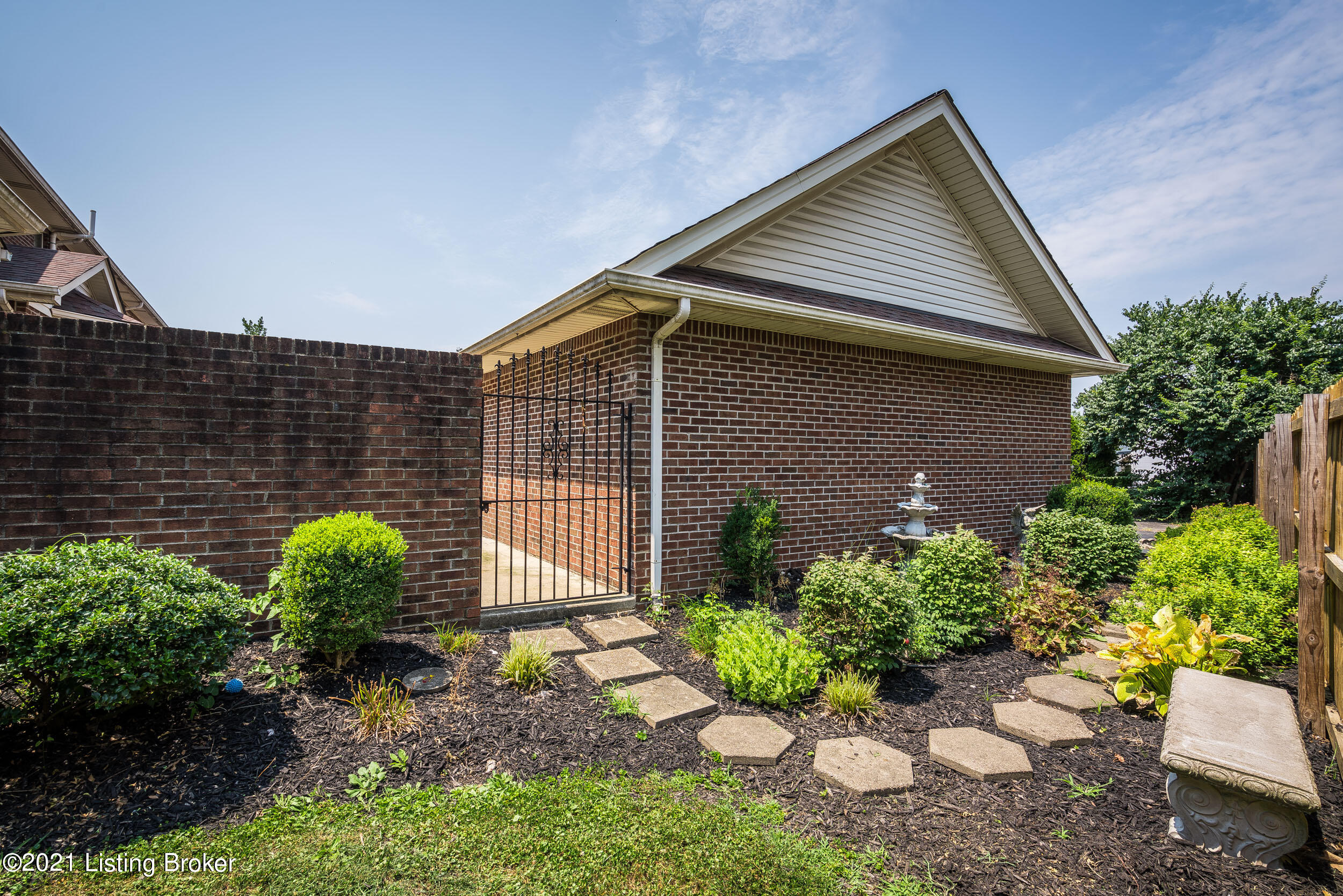 3018 Sprowl Road Louisville, KY 40299 - Photo 6 of 48 3018 Sprowl Road-07