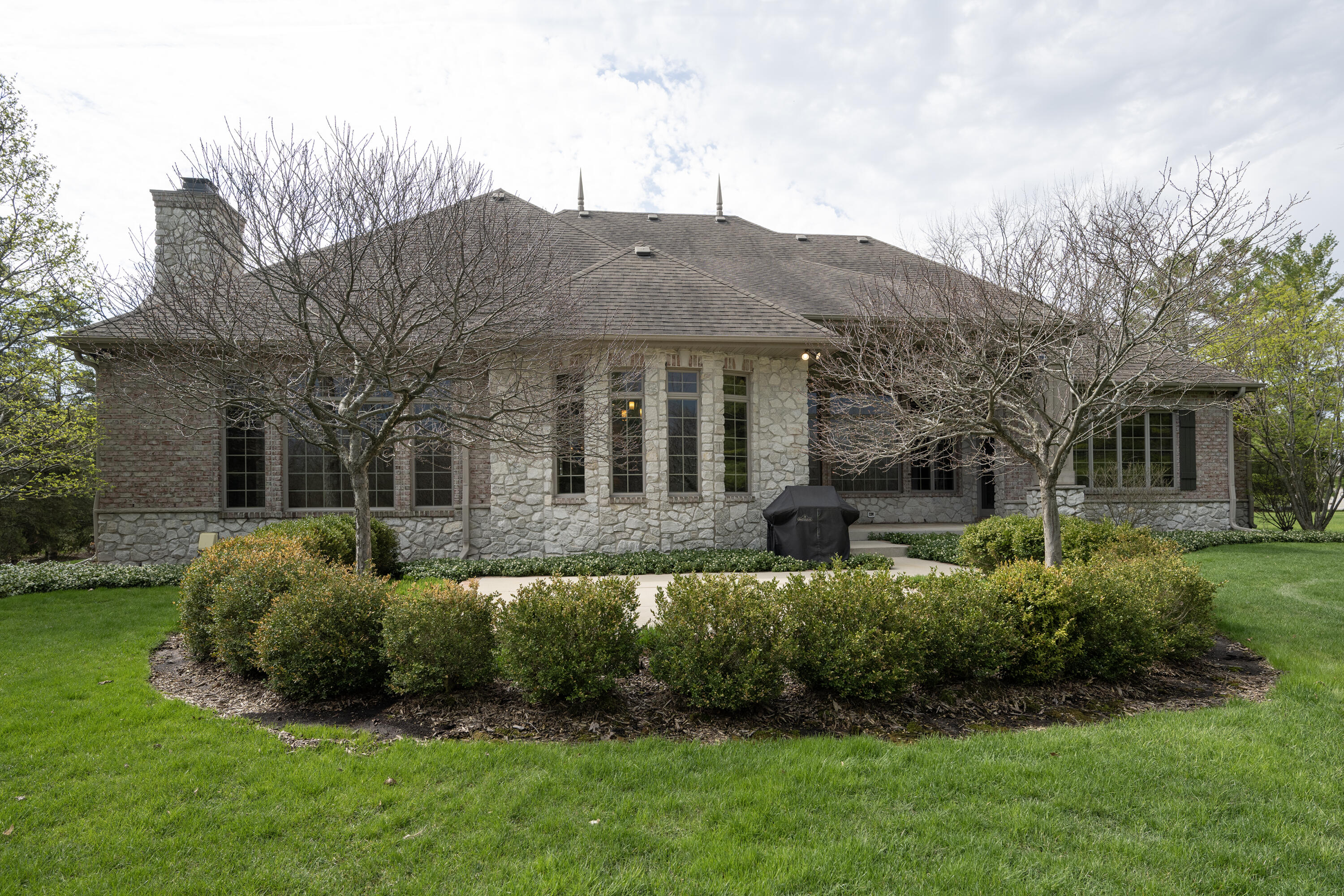 1512 West County Line Road Mequon, WI 53092 - Photo 54 of 74 Back_2