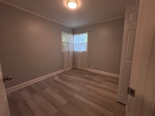 a view of empty room with window