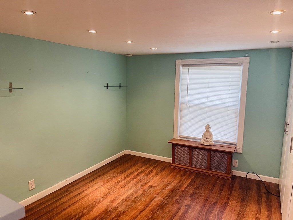 63 Peer Street Springfield, MA 01109 - Photo 16 of 41