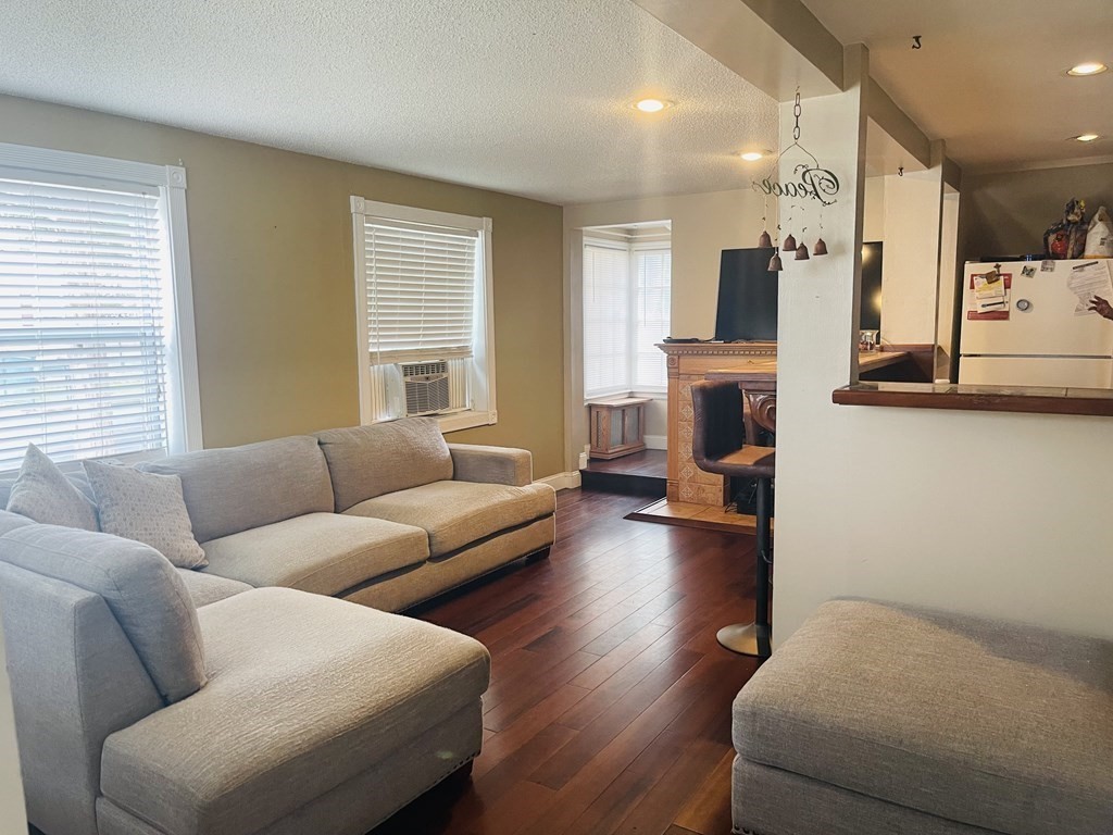 63 Peer Street Springfield, MA 01109 - Photo 21 of 41