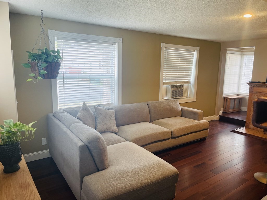 63 Peer Street Springfield, MA 01109 - Photo 23 of 41