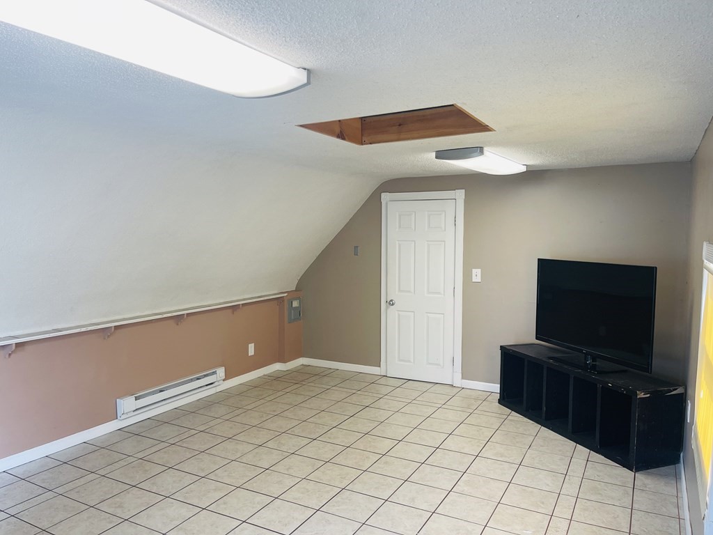 63 Peer Street Springfield, MA 01109 - Photo 27 of 41