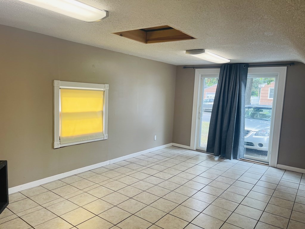 63 Peer Street Springfield, MA 01109 - Photo 28 of 41