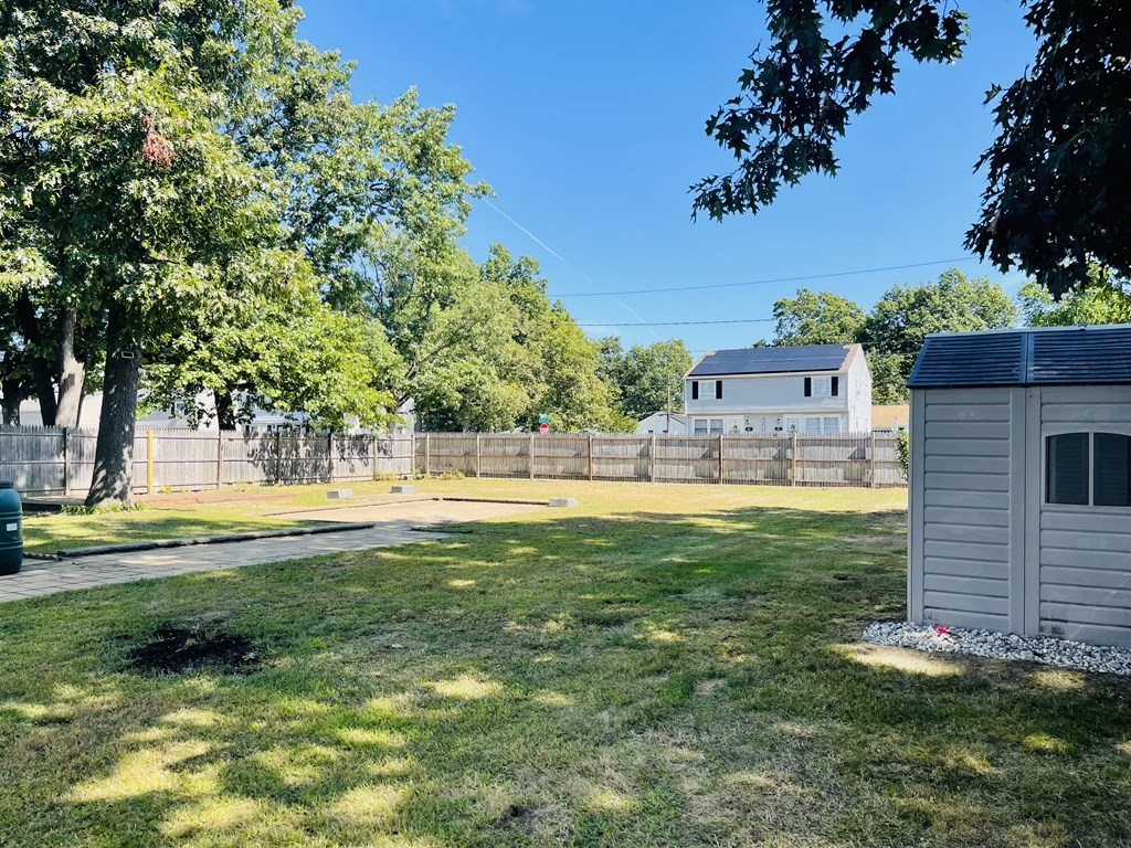 63 Peer Street Springfield, MA 01109 - Photo 34 of 41