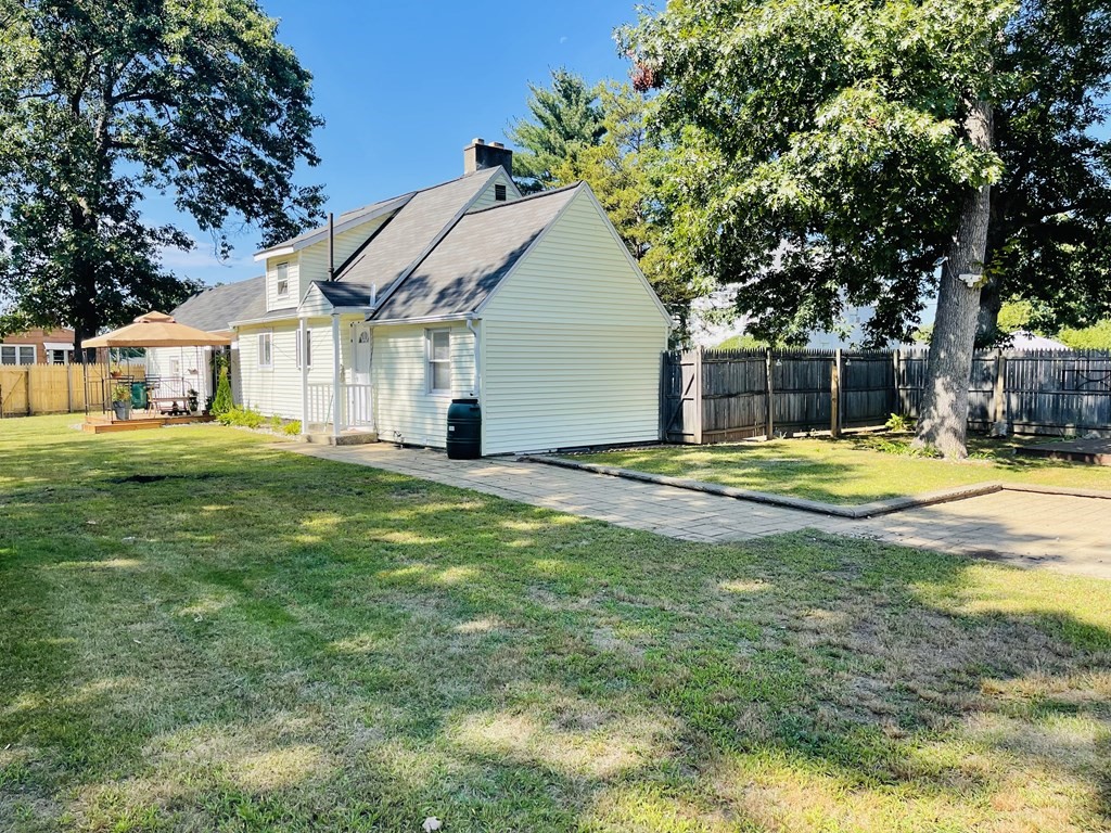 63 Peer Street Springfield, MA 01109 - Photo 36 of 41