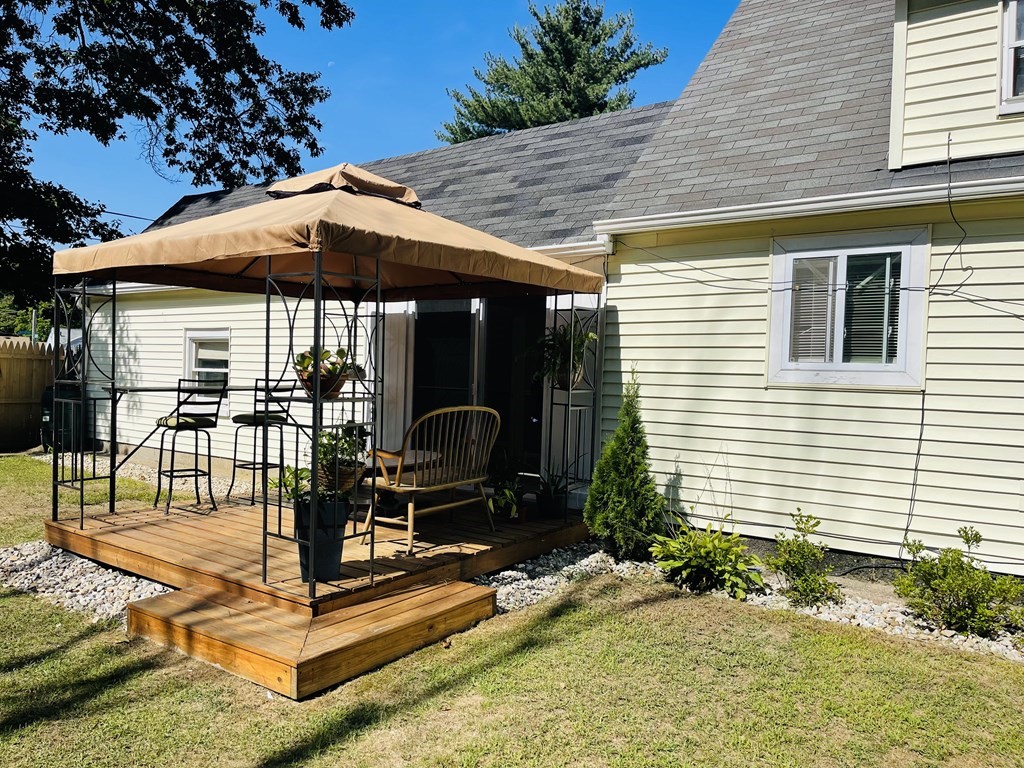 63 Peer Street Springfield, MA 01109 - Photo 37 of 41