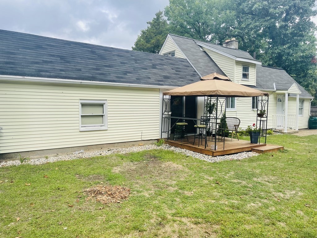 63 Peer Street Springfield, MA 01109 - Photo 5 of 41