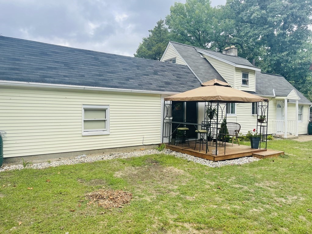 63 Peer Street Springfield, MA 01109 - Photo 6 of 41