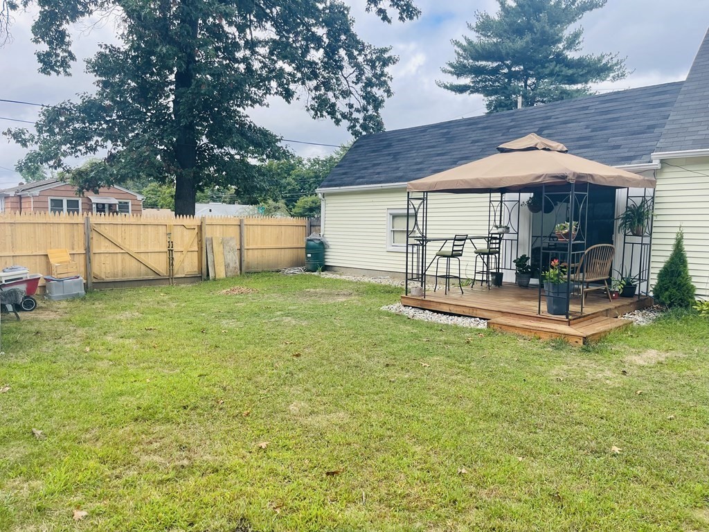 63 Peer Street Springfield, MA 01109 - Photo 7 of 41