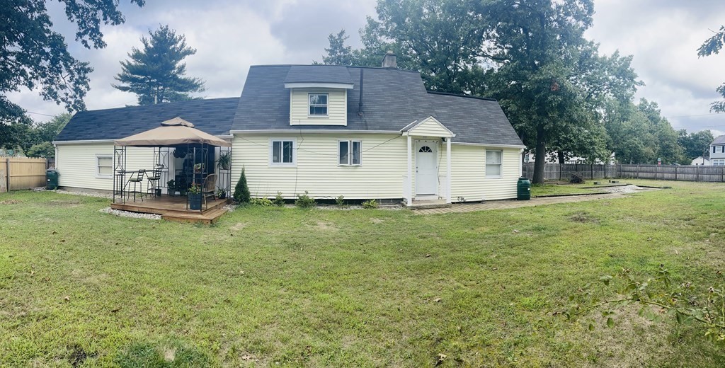 63 Peer Street Springfield, MA 01109 - Photo 8 of 41