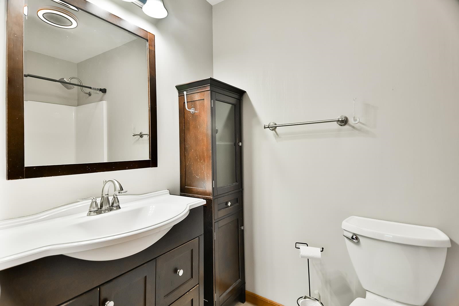 515 Pembroke Road Southwest Poplar Grove, IL 61065 - Photo 21 of 24 a bathroom with a sink toilet and shower