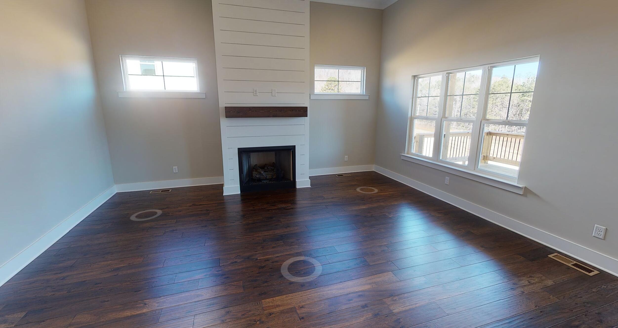 387 Riddle Road, Unit 14 Dayton, TN 37321 - Photo 11 of 20 Living Room