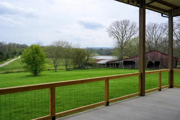 $782,500 | 94 Eagle View Lane, McMinnville, TN 37110