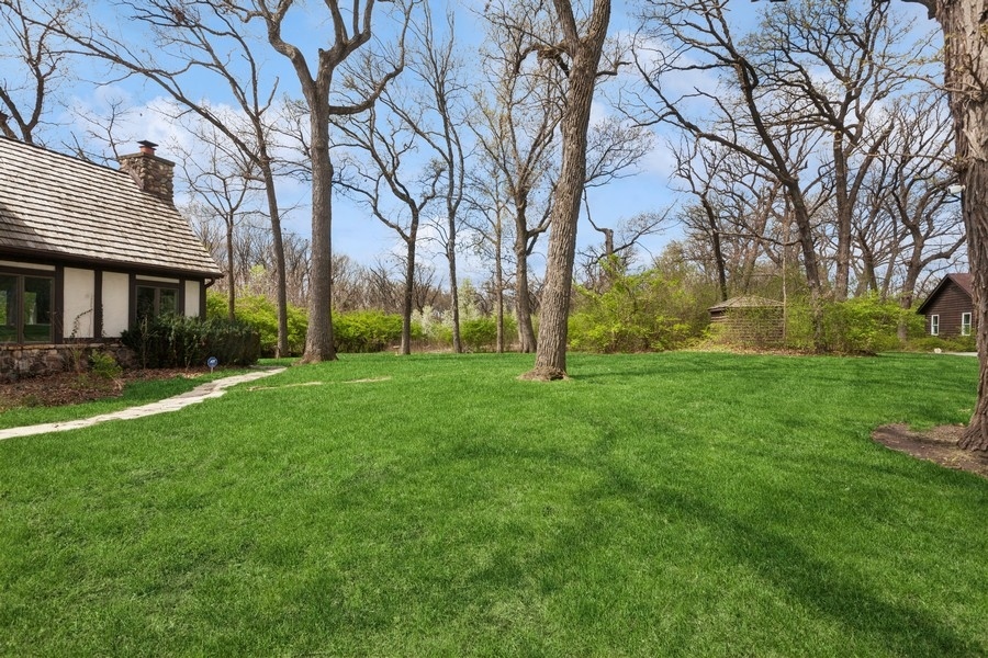 8100 South County Line Road Burr Ridge, IL 60527 - Photo 28 of 33 a view of a yard in front of house
