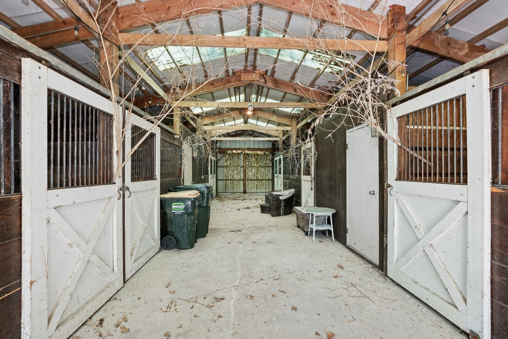 8100 South County Line Road Burr Ridge, IL 60527 - Photo 32 of 33 a view of a porch with furniture