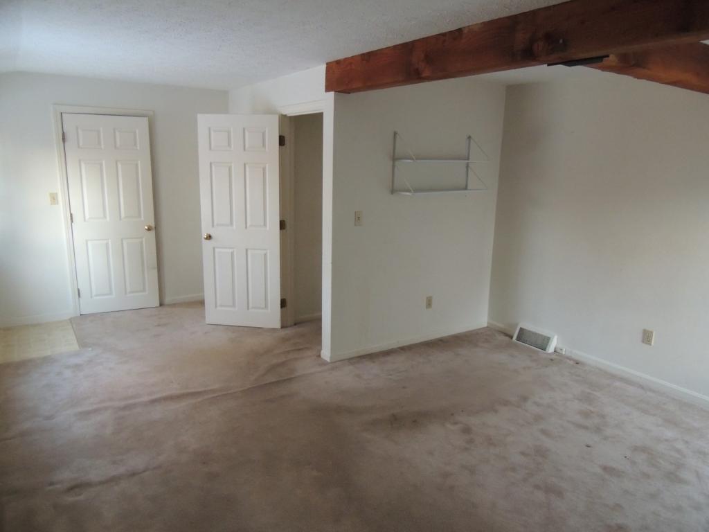 43 Riverside Drive Hudson, NH 03051 - Photo 11 of 23