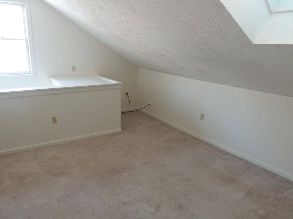 43 Riverside Drive Hudson, NH 03051 - Photo 15 of 23