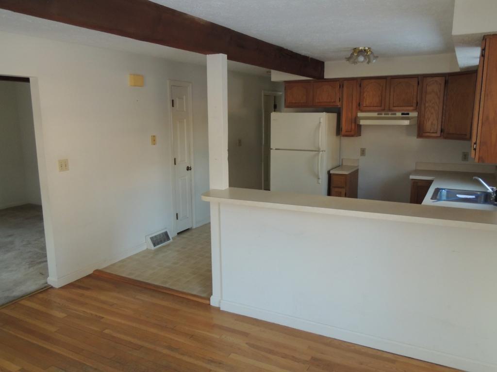 43 Riverside Drive Hudson, NH 03051 - Photo 4 of 23