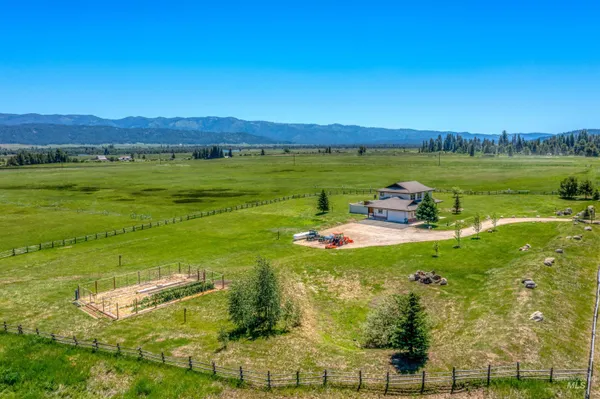 $2,497,000 | 610 Cabarton Road, Cascade, ID 83611