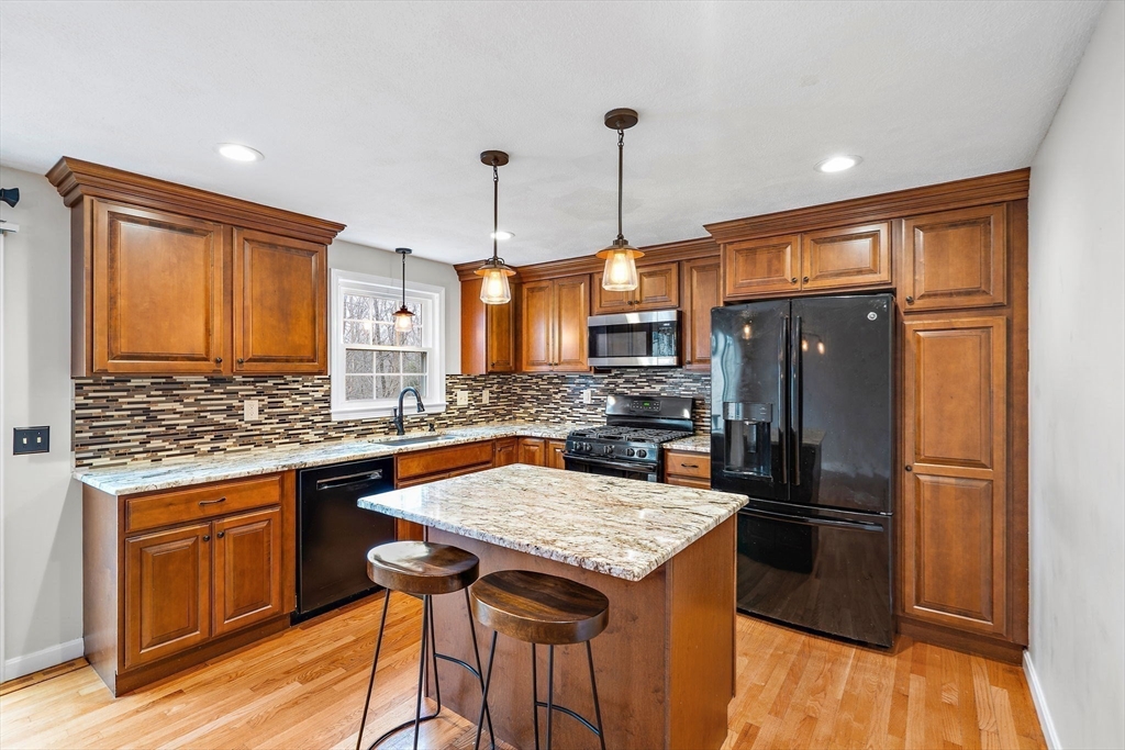 1 Apple Ridge Road, Unit 2 Maynard, MA 01754 - Photo 2 of 28