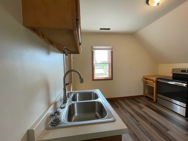 $1,300 | 1204 Main Street West, Ashland, WI 54806