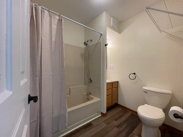 $1,300 | 1204 Main Street West, Ashland, WI 54806